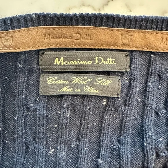 Massimo Dutti Men's Navy Ribbed V-Neck Sweater - Picture 3 of 3